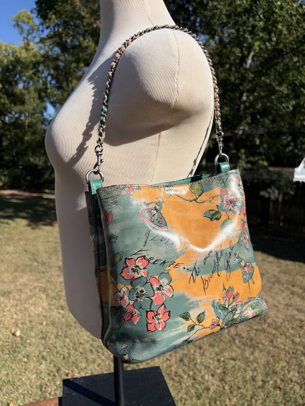 NWOT Patricia Nash Ledra Bucket Crossbody Shoulder Leather Bag Beautiful Girl